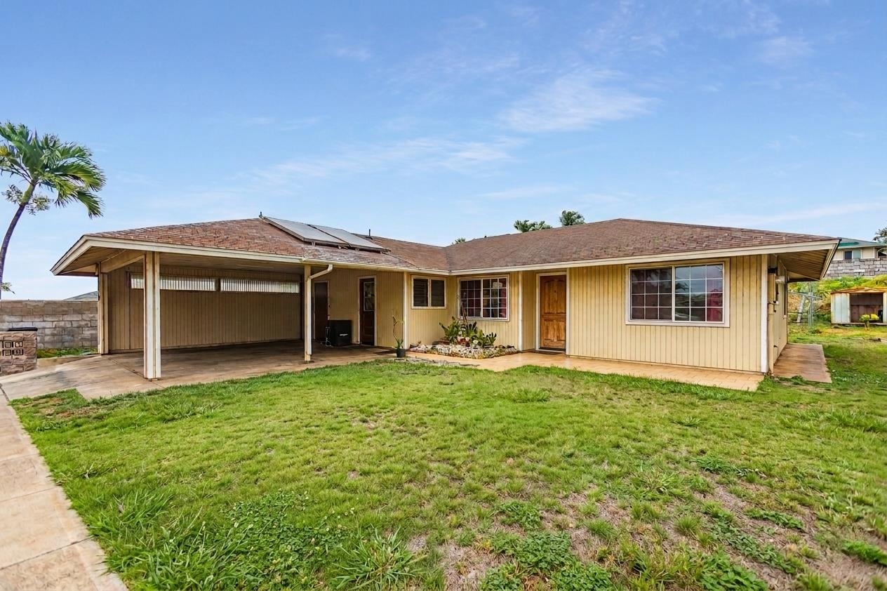 925  Kuhio Pl , Wailuku home - photo 3 of 23