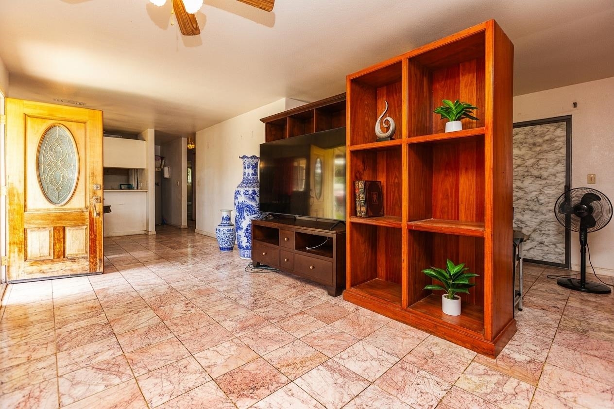 925  Kuhio Pl , Wailuku home - photo 6 of 23