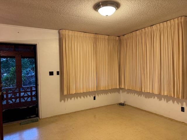 930  Kuialua Pl Lahaina, Lahaina home - photo 2 of 9