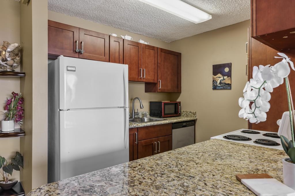 Kauhale Makai condo # 421, Kihei, Hawaii - photo 9 of 35