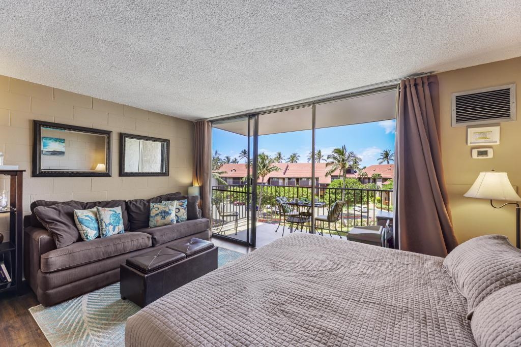 Kauhale Makai condo # 421, Kihei, Hawaii - photo 7 of 35