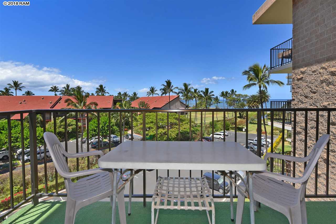 Kauhale Makai condo # 525, Kihei, Hawaii - photo 4 of 30