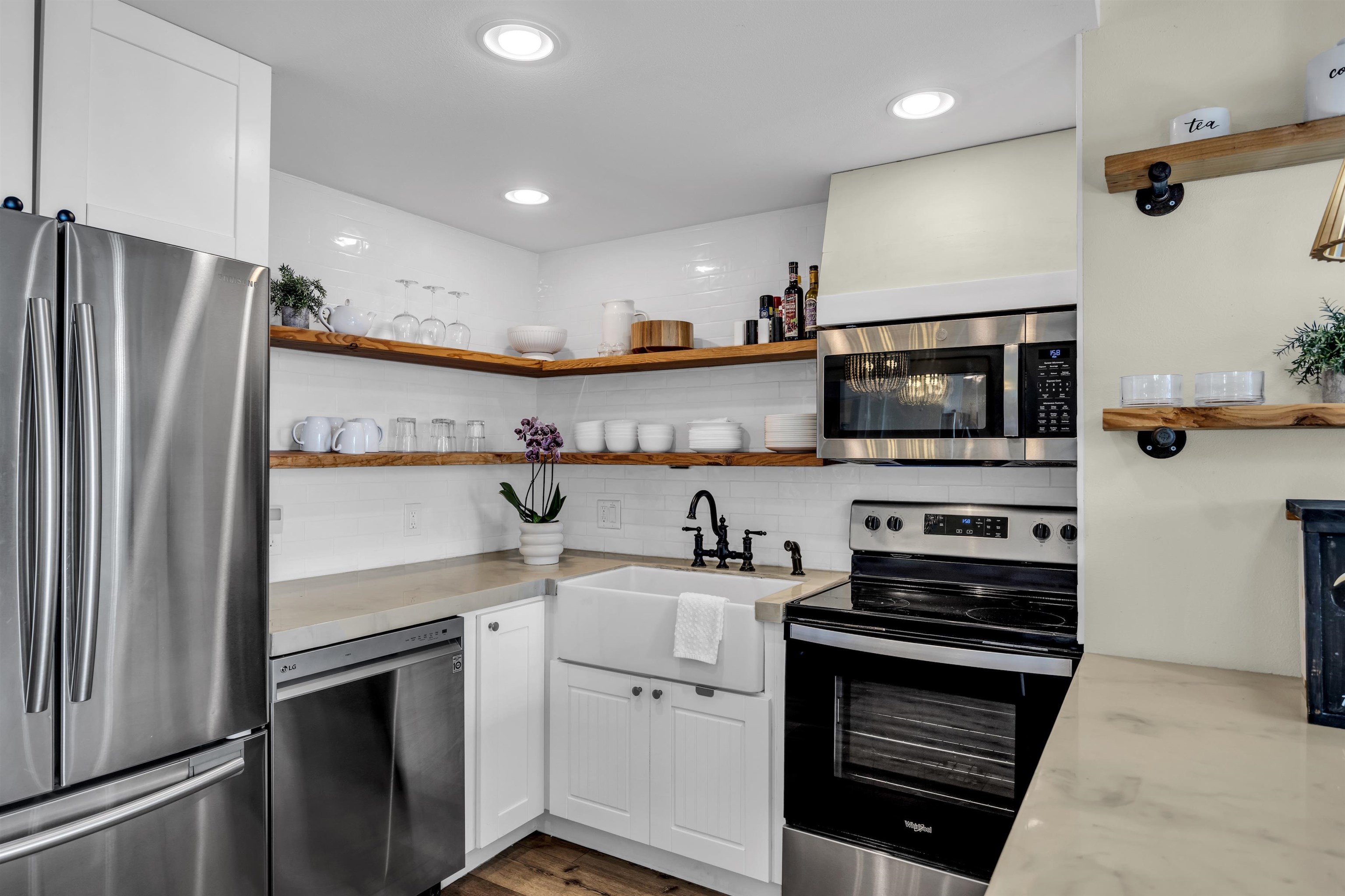 Kauhale Makai condo # 533, Kihei, Hawaii - photo 7 of 27