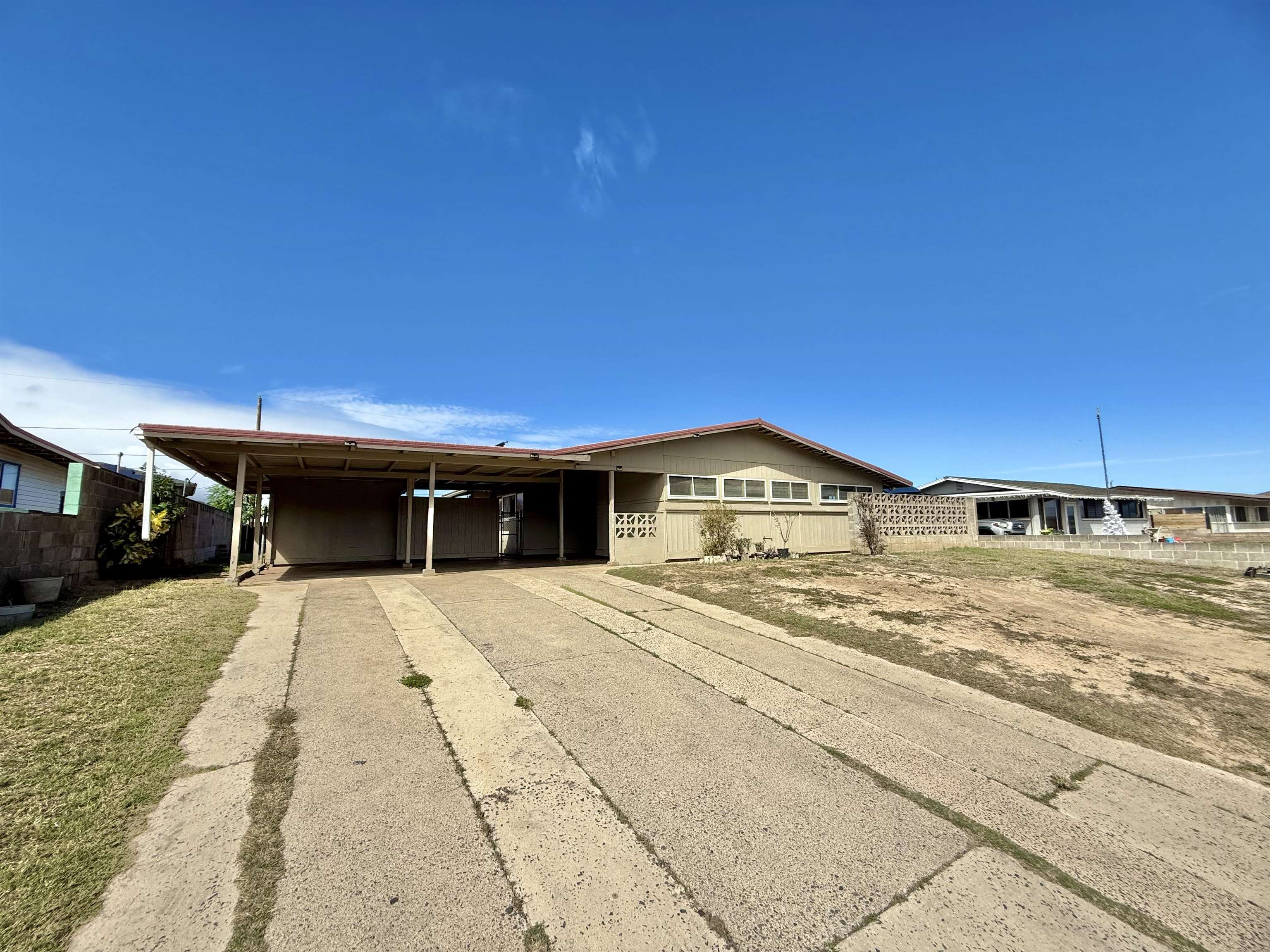 94  Lehua St , Kahului home - photo 2 of 25