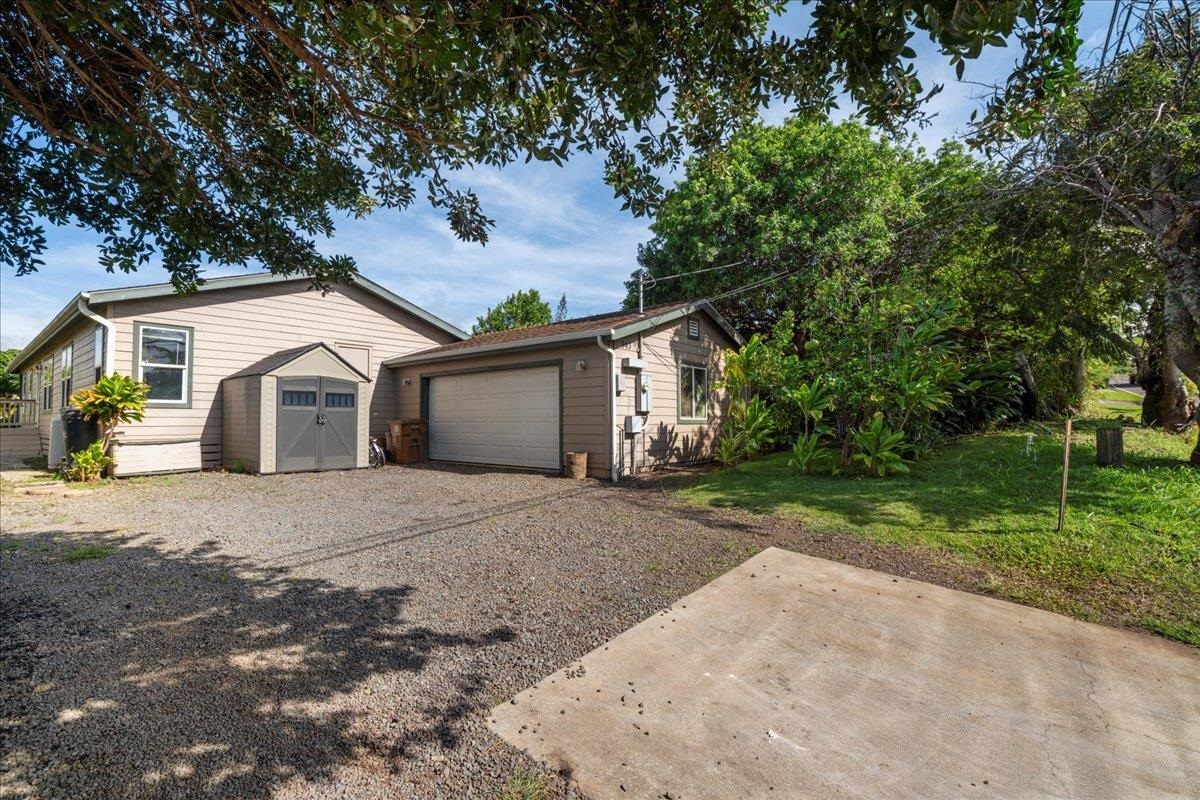 943  Kokomo Rd Haiku Town Center, Haiku home - photo 2 of 50