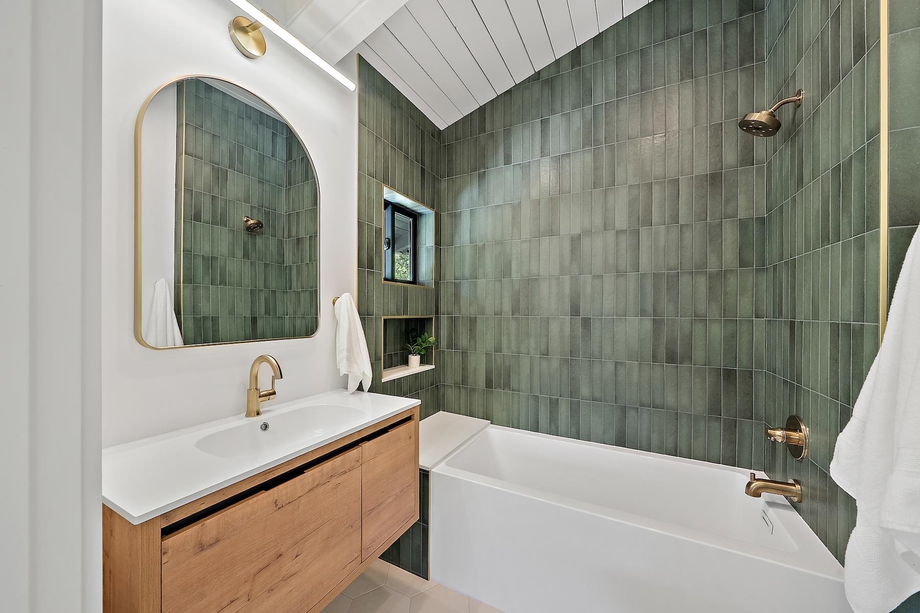 965  Hog Back Rd , Haiku home - photo 34 of 50