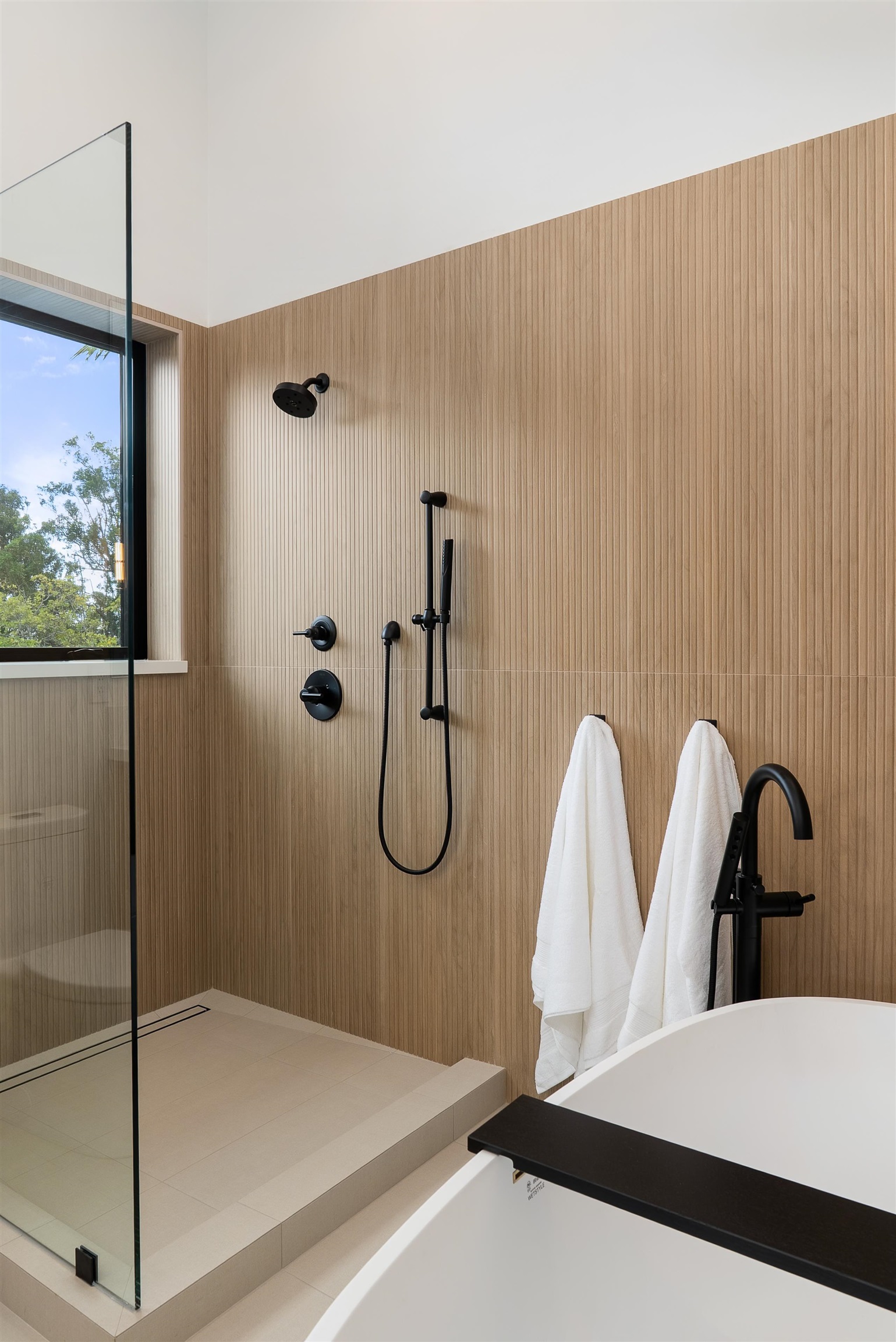 965  Hog Back Rd , Haiku home - photo 14 of 35