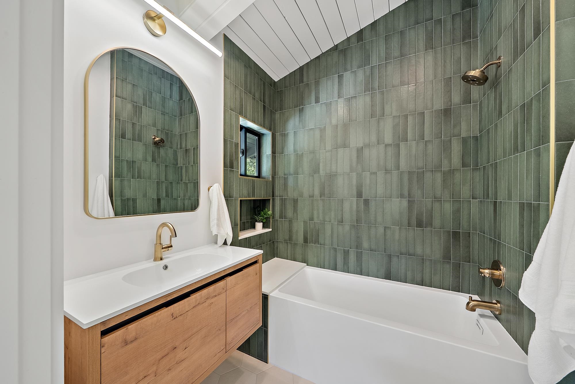 965  Hog Back Rd , Haiku home - photo 22 of 44