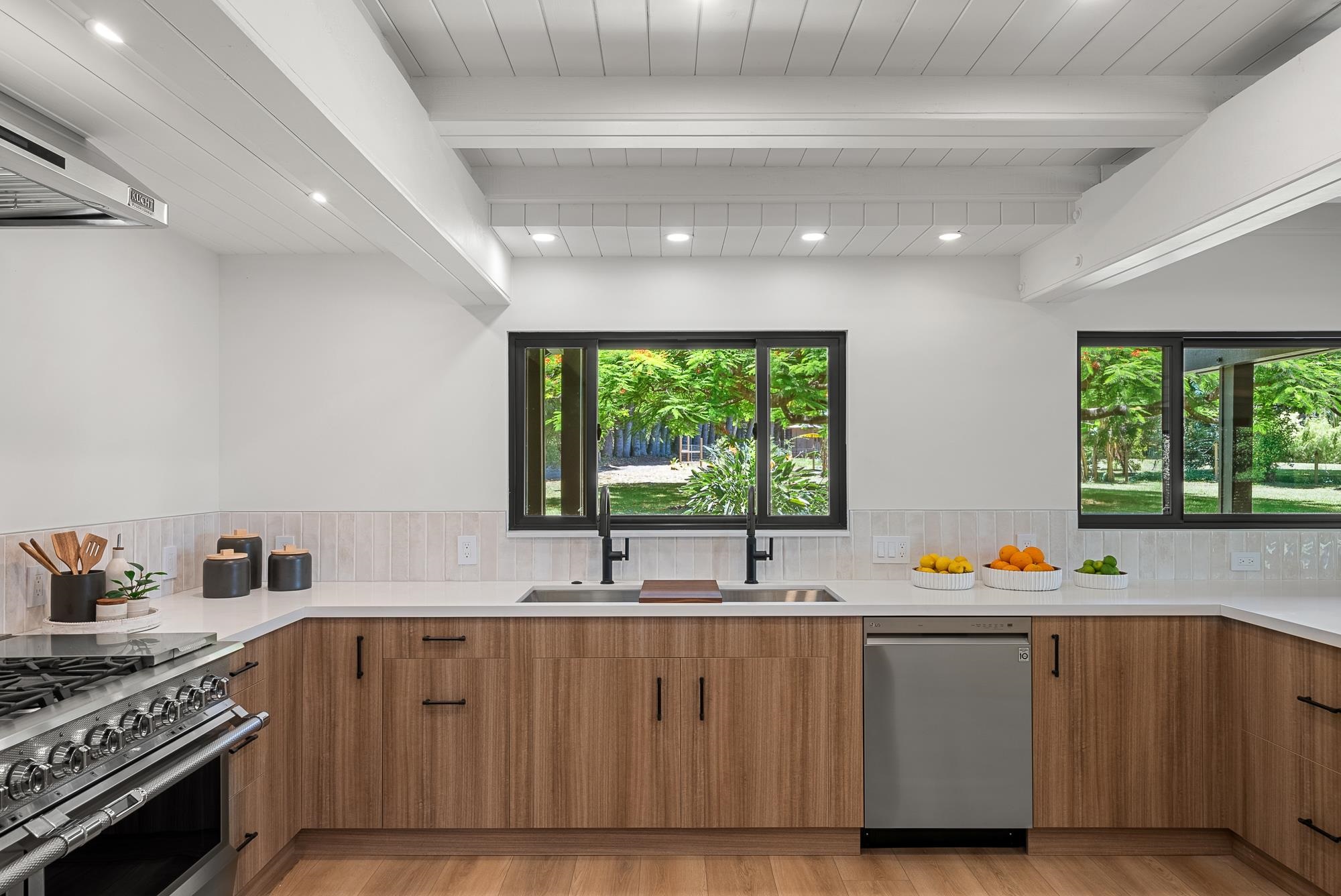 965  Hog Back Rd , Haiku home - photo 4 of 44