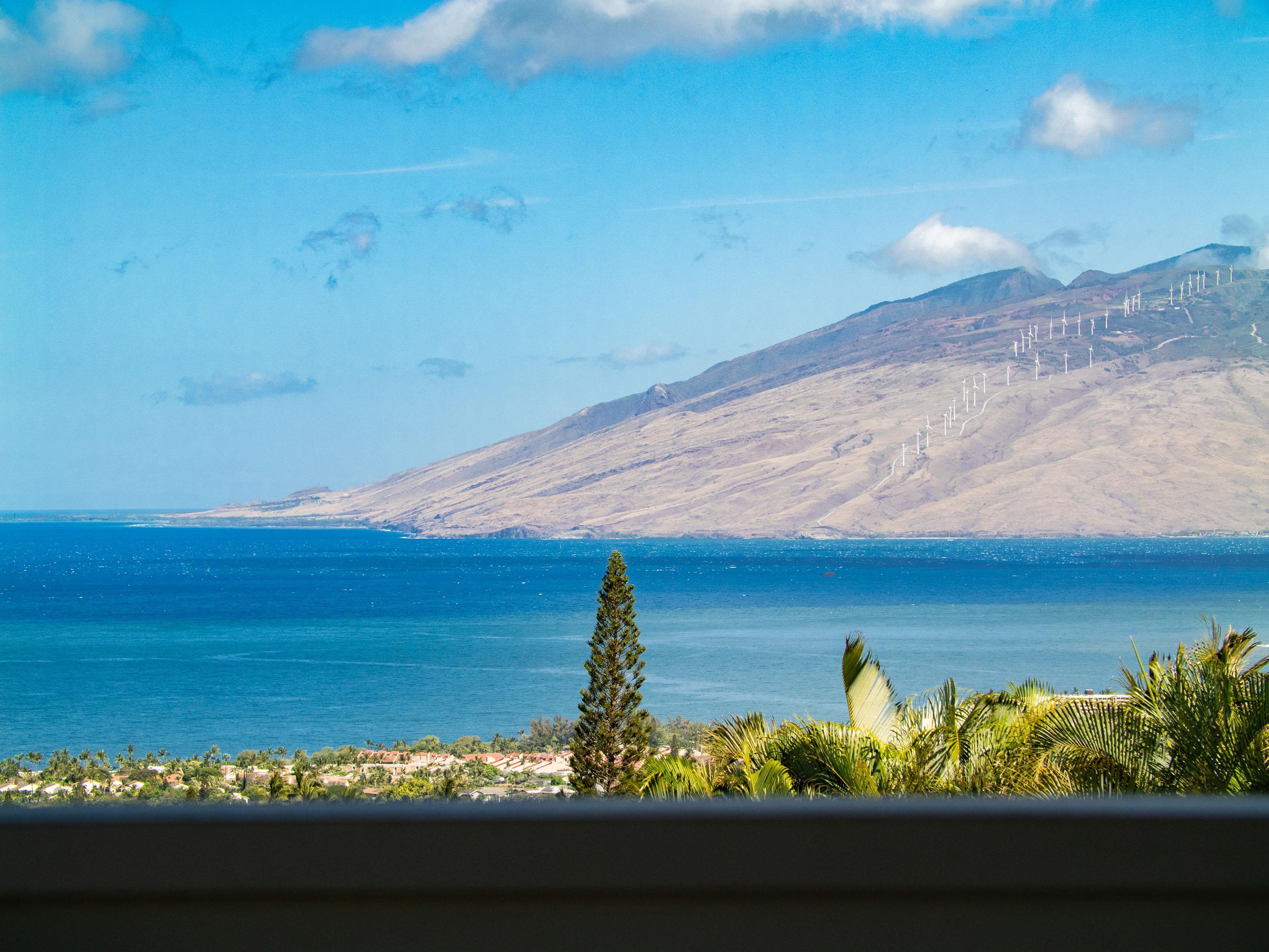 978  Kupulau Dr South Maui, Maui Meadows home - photo 11 of 49