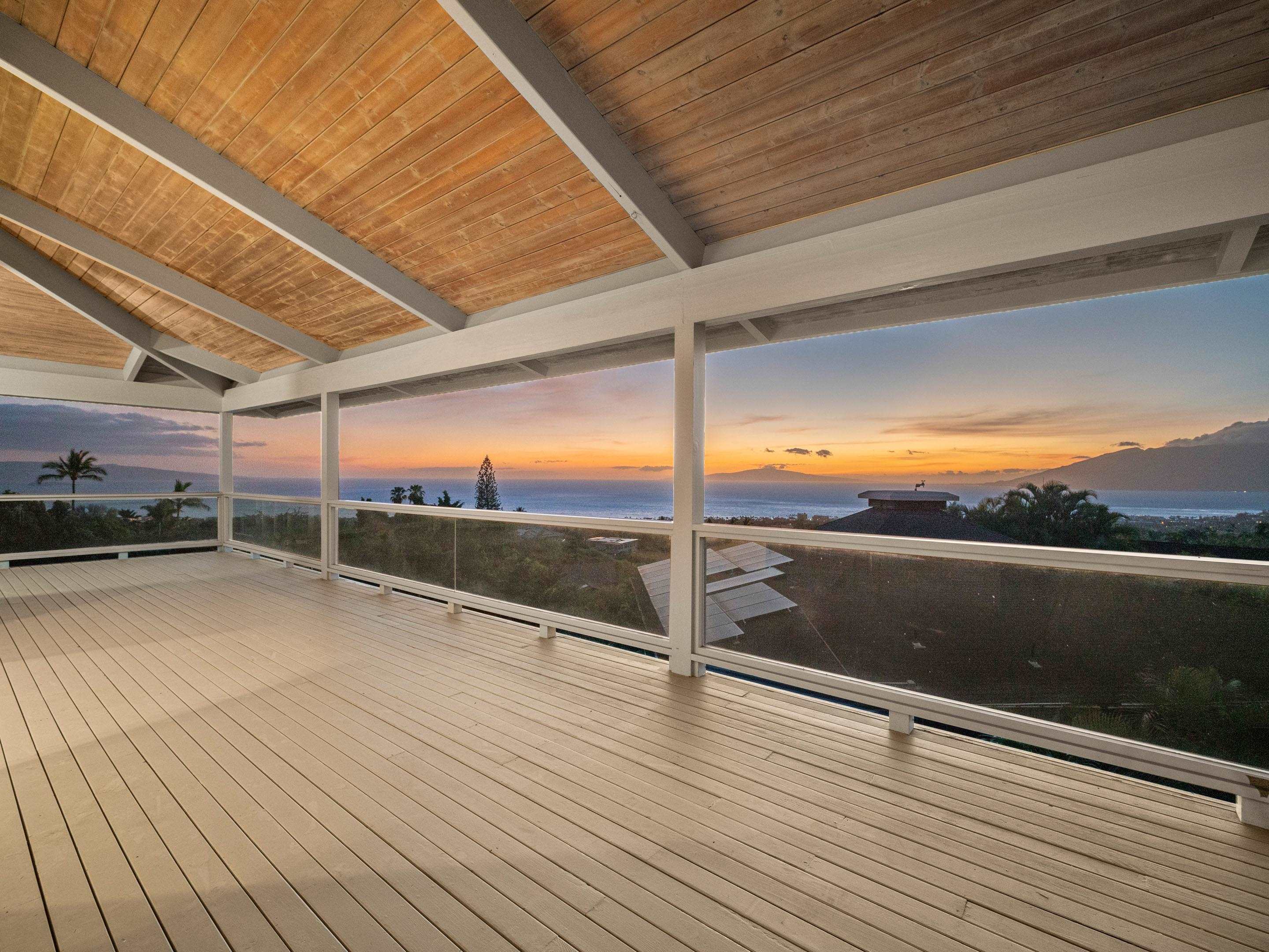 978  Kupulau Dr South Maui, Maui Meadows home - photo 12 of 49