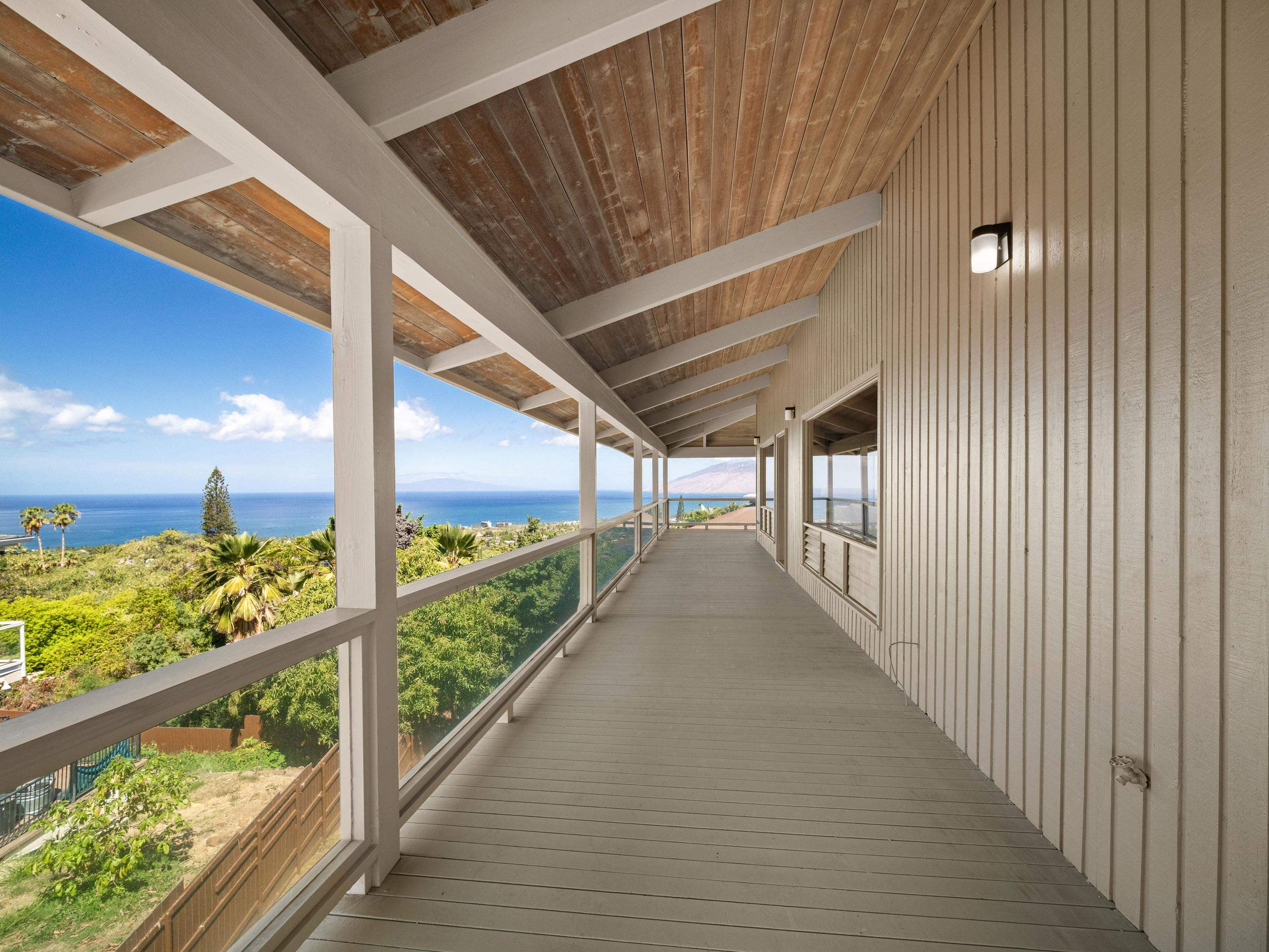 978  Kupulau Dr South Maui, Maui Meadows home - photo 22 of 49