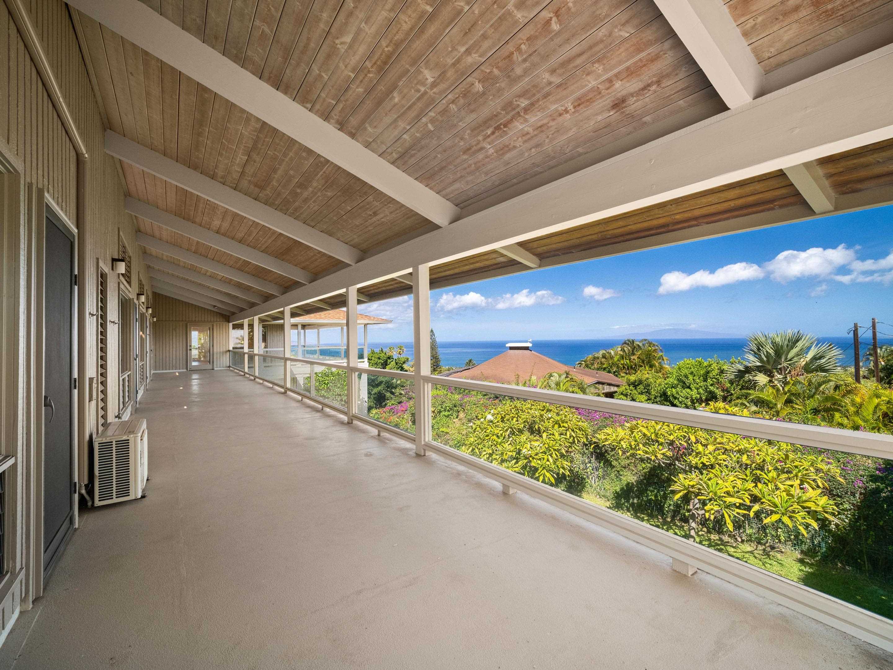 978  Kupulau Dr South Maui, Maui Meadows home - photo 27 of 49