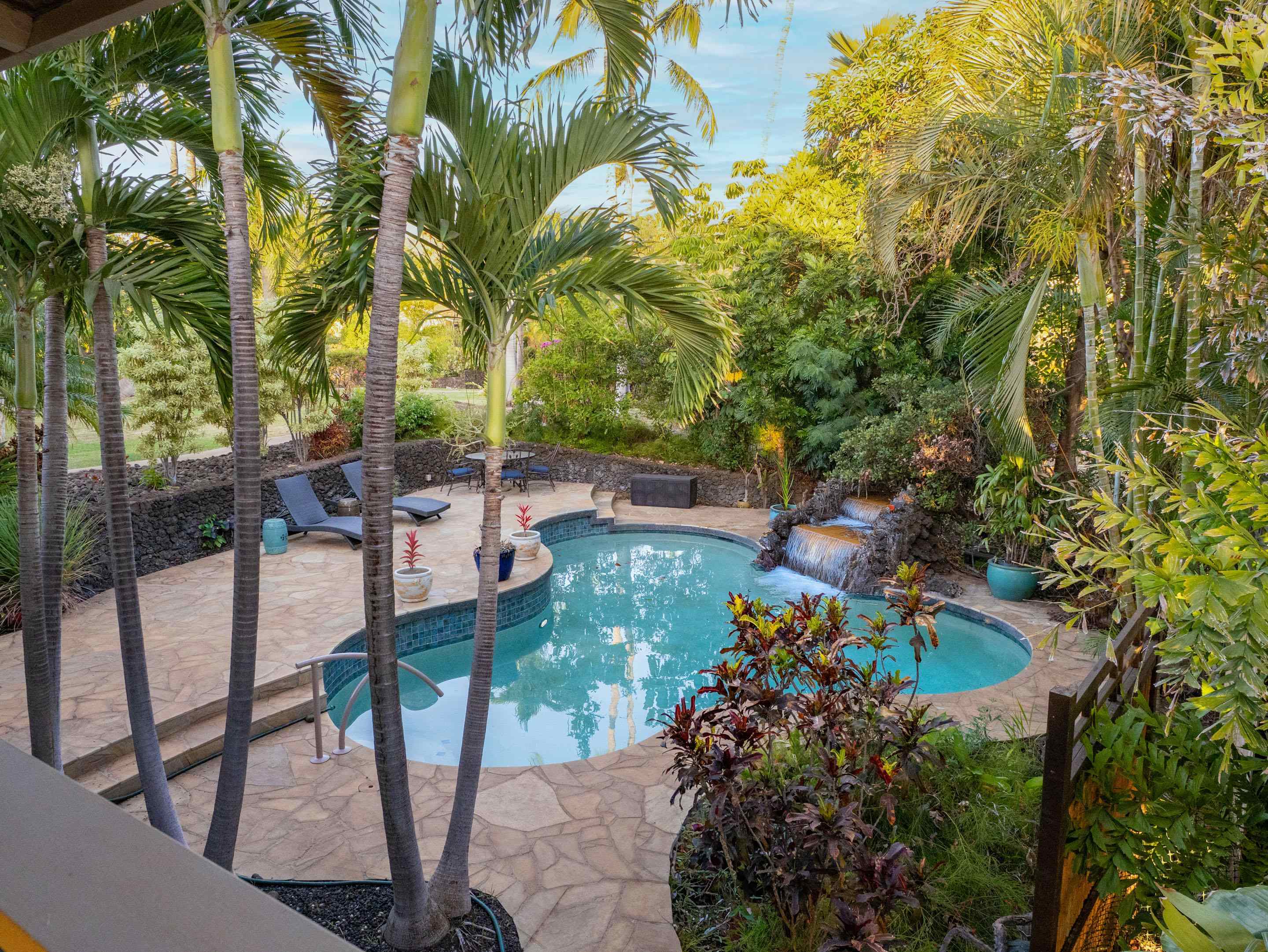 978  Kupulau Dr South Maui, Maui Meadows home - photo 6 of 49