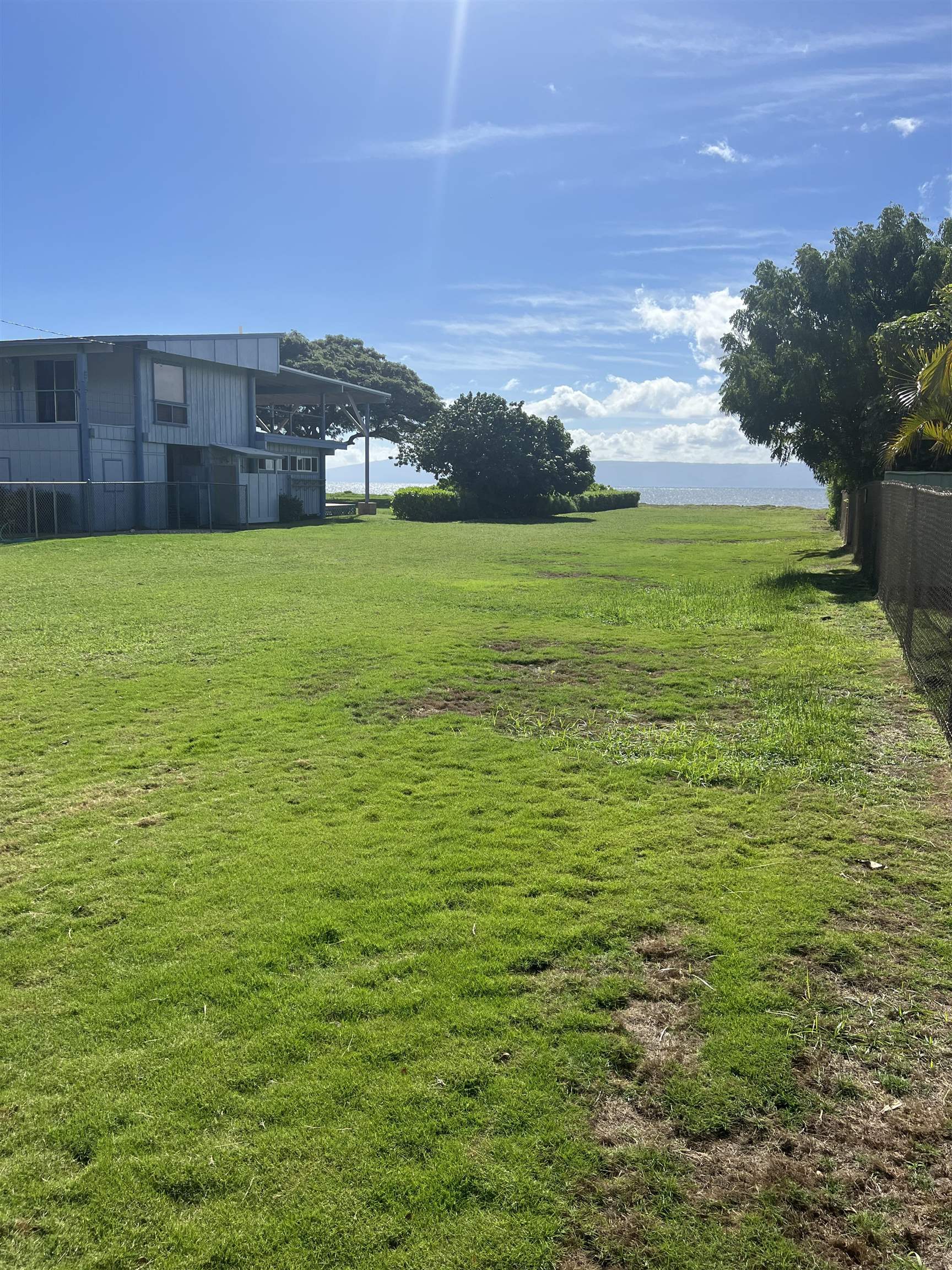 Kamehameha V Highway   - photo 6 of 12