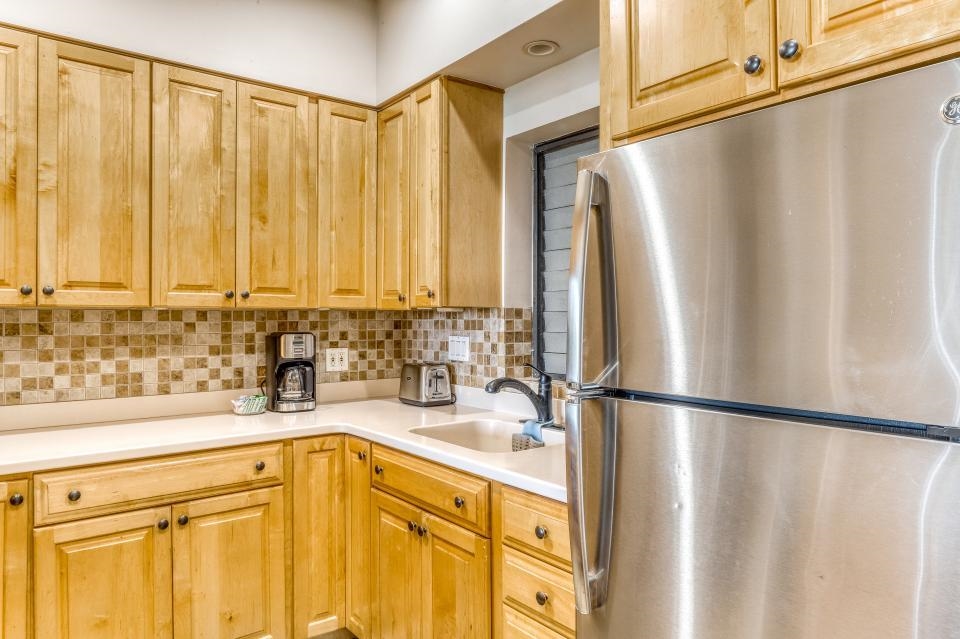 Pohailani Maui condo # 204, Lahaina, Hawaii - photo 13 of 17