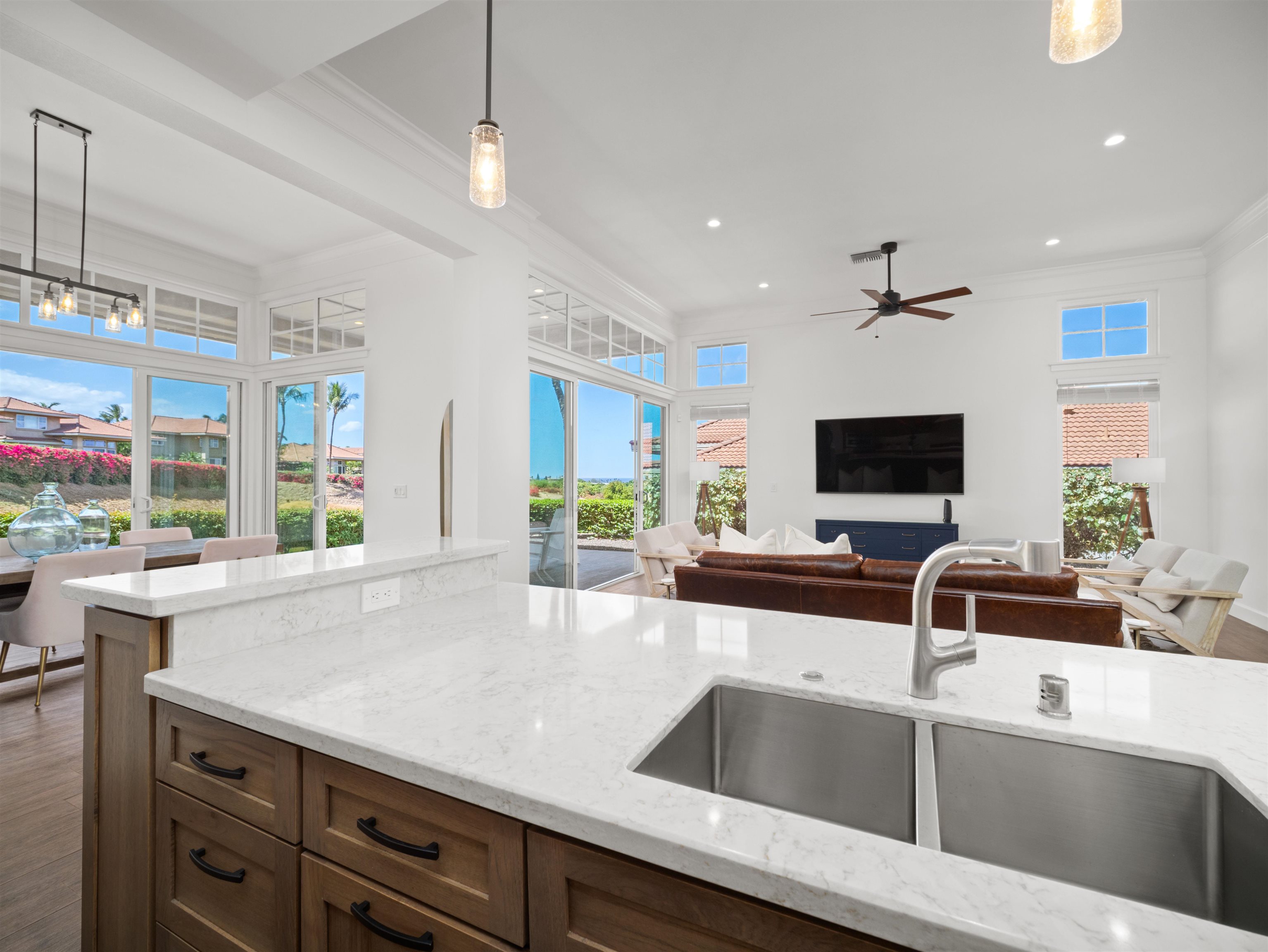 1065  Umeke St Maui Nui Golf Course, Kihei home - photo 10 of 35