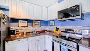 Waipuilani condo # 304, Kihei, Hawaii - photo 4 of 22