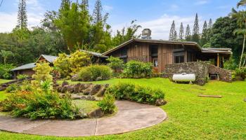 1055  Kaupakalua Rd ,  home - photo 1 of 46