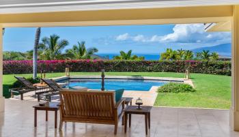 11  Pua Niu Way Launiupoko, Lahaina home - photo 2 of 40
