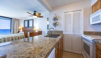 Mahana condo # 502, Lahaina, Hawaii - photo 5 of 27