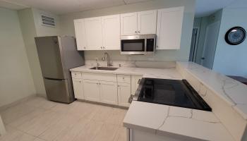 Harbor Lights condo # B-213, Kahului, Hawaii - photo 4 of 28