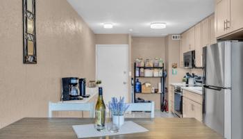 Harbor Lights condo # D-402, Kahului, Hawaii - photo 6 of 27