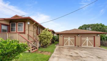 136  Kaniela St , Wailuku home - photo 2 of 31