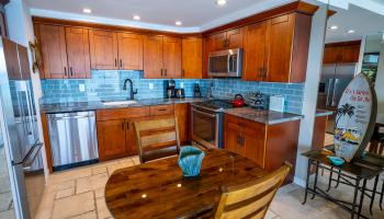 Lahaina Roads condo # 408, Lahaina, Hawaii - photo 4 of 28