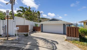 1442  Hiahia Pl Waiehu, Wailuku home - photo 5 of 50