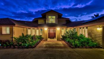 15  Huapala St , Lahaina home - photo 6 of 50