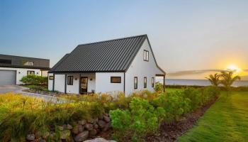 153  Haniu St , Lahaina home - photo 4 of 41