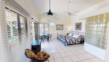 1565 Kuuipo St Wahikuli, Lahaina home - photo 5 of 30