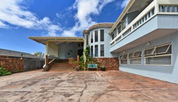 1579  Lokia St , Lahaina home - photo 2 of 30