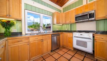 1590 Lokia St Wahikuli, Lahaina home - photo 5 of 30