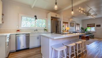 2126  Vineyard St ,  home - photo 1 of 47