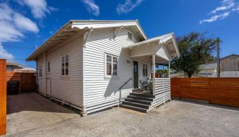 2126  Vineyard St Wailuku Town, Wailuku home - photo 2 of 47