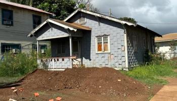 2132 Vineyard St , Wailuku home - photo 2 of 4 2132 Vineyard St , Wailuku home - photo 2 of 4