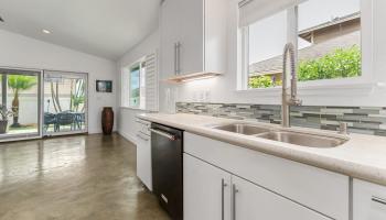 232  Kamahao Cir , Wailuku home - photo 3 of 50