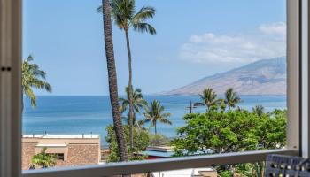 Kamaole Beach Royale condo # 402, Kihei, Hawaii - photo 3 of 49