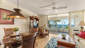 Kamaole Beach Royale condo # 604, Kihei, Hawaii - photo 3 of 37