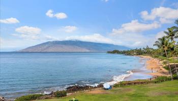 Royal Mauian condo # 404, Kihei, Hawaii - photo 4 of 31
