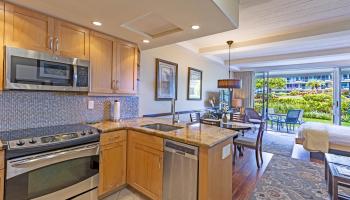Whaler II condo # 162, Lahaina, Hawaii - photo 4 of 42