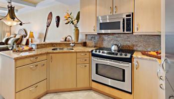 Whaler I condo # 913, Lahaina, Hawaii - photo 4 of 21