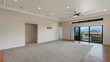 255  Liholiho St Sandhills, Wailuku home - photo 5 of 27