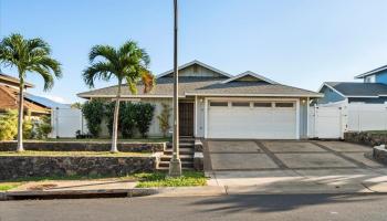 27  Nokekula St Waikapu Gardens, Wailuku home - photo 2 of 42