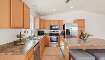 27  Nokekula St Waikapu Gardens, Wailuku home - photo 3 of 42