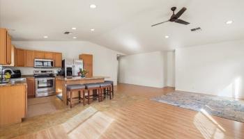 27  Nokekula St Waikapu Gardens, Wailuku home - photo 4 of 42