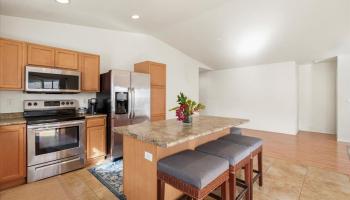27  Nokekula St Waikapu Gardens, Wailuku home - photo 4 of 42