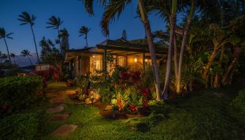 International Colony Club I condo # 18, Lahaina, Hawaii - photo 2 of 50